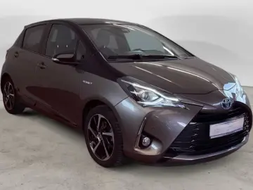 TOYOTA Yaris Hybrid Style Selection