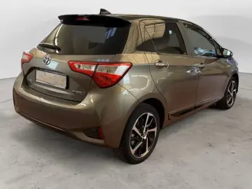 TOYOTA Yaris Hybrid Style Selection