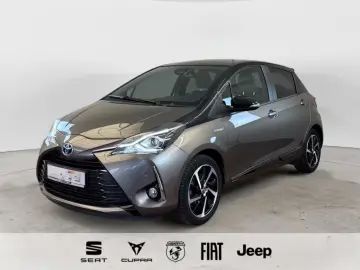 TOYOTA Yaris Hybrid Style Selection