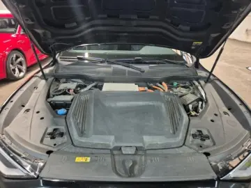 AUDI e-tron 55 quattro S line AHK MATRIX ACC STANDKLI