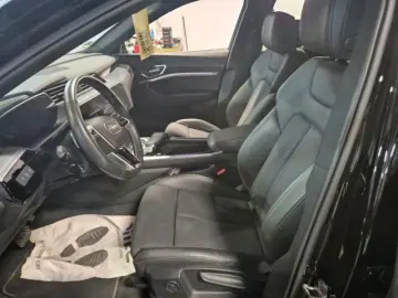 AUDI e-tron 55 quattro S line AHK MATRIX ACC STANDKLI