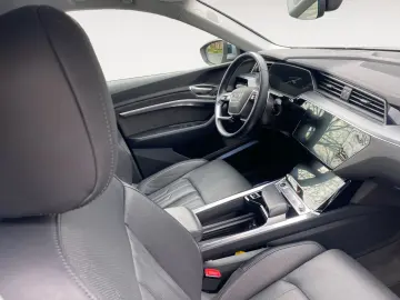 AUDI e-tron Sportback 55 300kW 95kWh  Matrix-LED Head