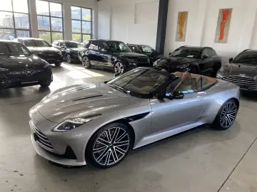 Aston Martin DB12 Volante Q-Special Paint