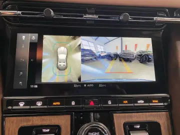 Aston Martin DB12 Volante Q-Special Paint