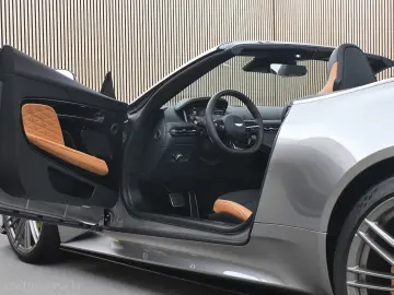 Aston Martin DB12 Volante Dark Chrome