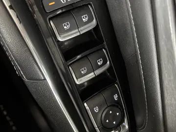 Kia Sorento 1.6 T-GDI HEV 6AT 4x4 7P Design