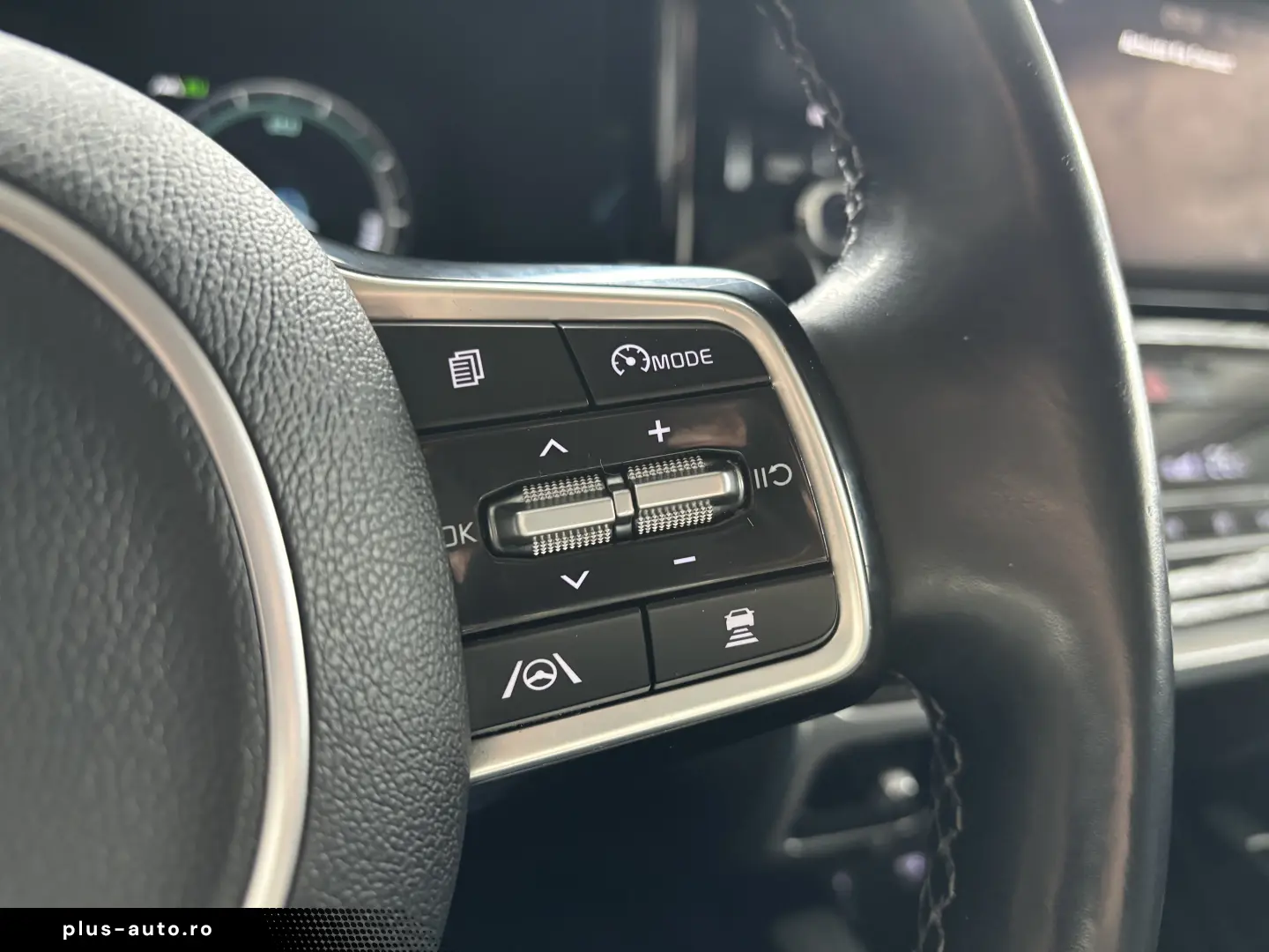 Kia Sorento 1.6 T-GDI HEV 6AT 4x4 7P Design