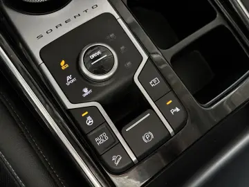 Kia Sorento 1.6 T-GDI HEV 6AT 4x4 7P Design