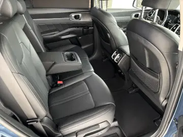 Kia Sorento 1.6 T-GDI HEV 6AT 4x4 7P Design