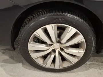 PEUGEOT 3008 Business-Line BlueHDi 120 EAT6 St.&Start