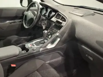 PEUGEOT 3008 Business-Line BlueHDi 120 EAT6 St.&Start