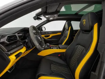 LAMBORGHINI Urus SE