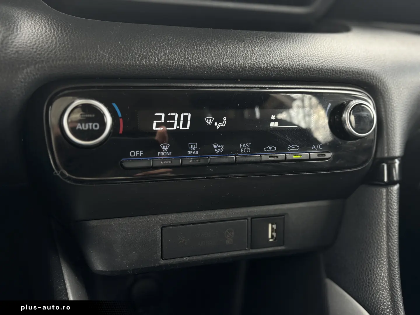 Toyota Yaris 1.5 VVT-i HSD Dynamic