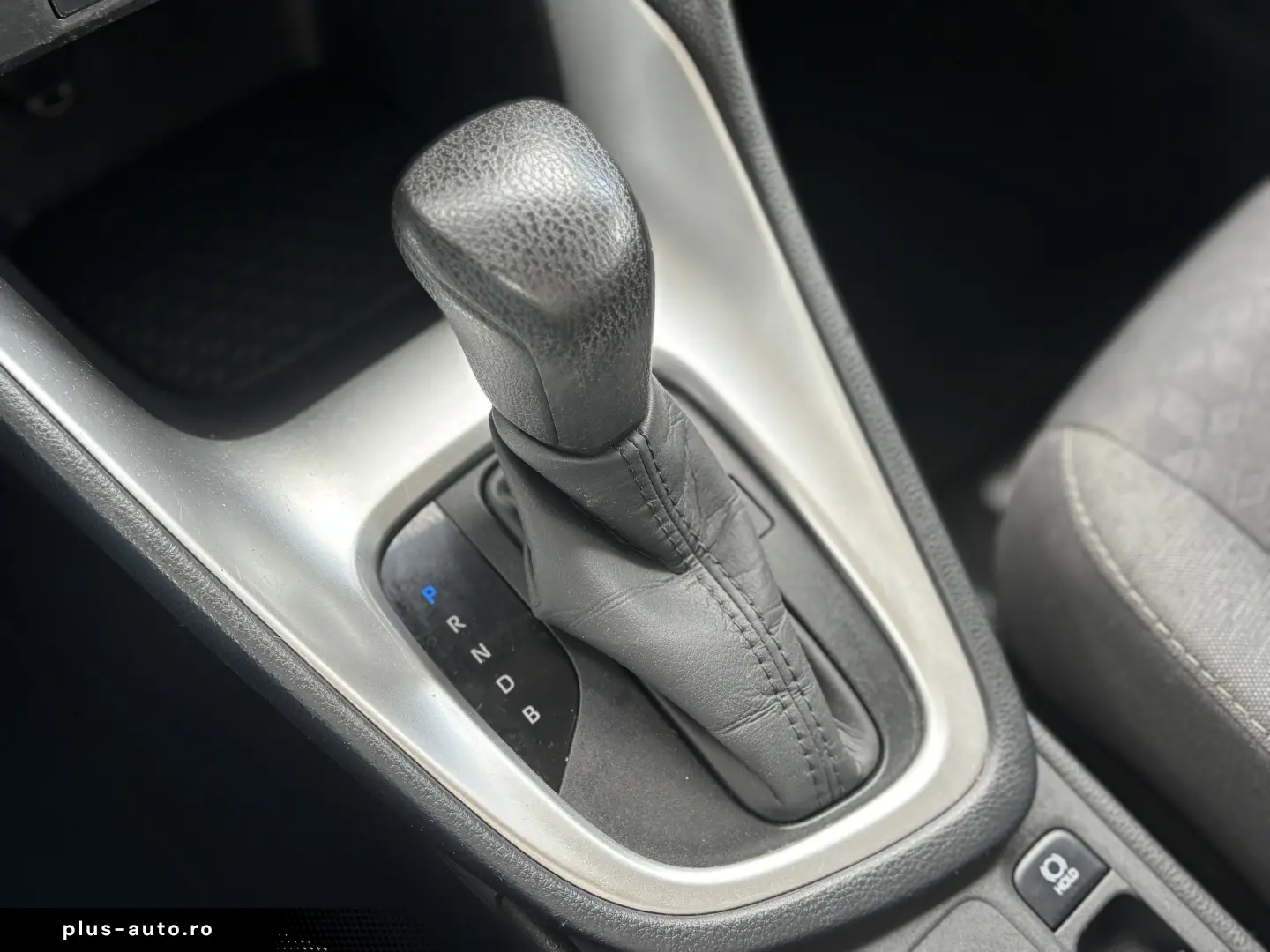 Toyota Yaris 1.5 VVT-i HSD Dynamic