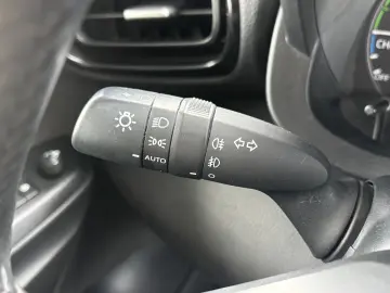 Toyota Yaris 1.5 VVT-i HSD Dynamic