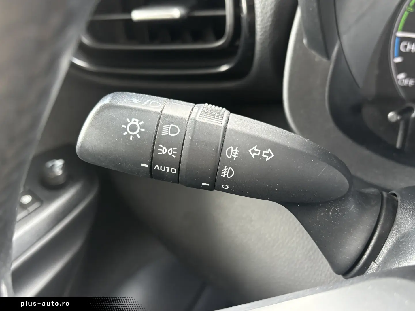 Toyota Yaris 1.5 VVT-i HSD Dynamic