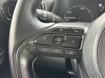 Toyota Yaris 1.5 VVT-i HSD Dynamic