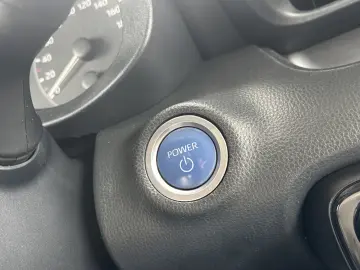 Toyota Yaris 1.5 VVT-i HSD Dynamic