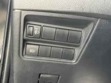 Toyota Yaris 1.5 VVT-i HSD Dynamic