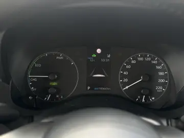 Toyota Yaris 1.5 VVT-i HSD Dynamic