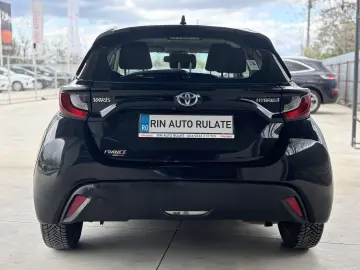 Toyota Yaris 1.5 VVT-i HSD Dynamic
