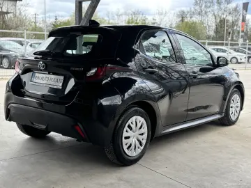 Toyota Yaris 1.5 VVT-i HSD Dynamic