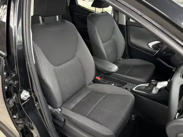 Toyota Yaris 1.5 VVT-i HSD Dynamic