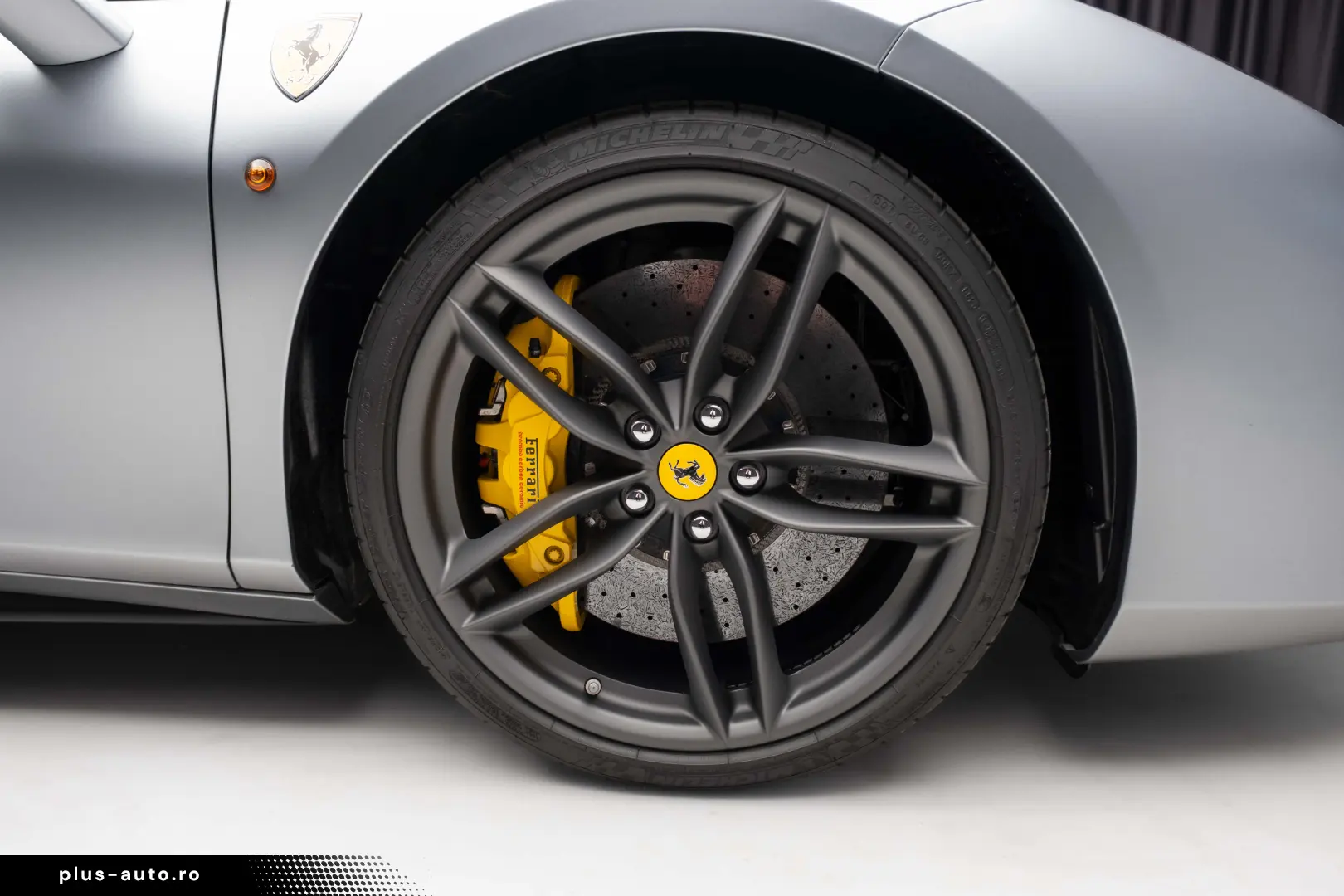 Ferrari 488 GTB LIFT JBL Camera Daytona Seats