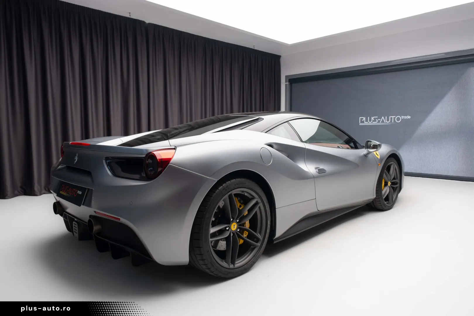 Ferrari 488 GTB LIFT JBL Camera Daytona Seats