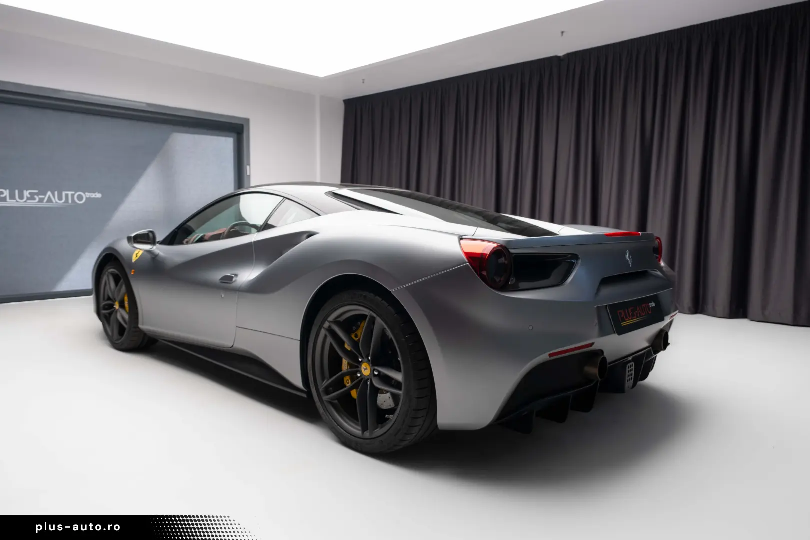 Ferrari 488 GTB LIFT JBL Camera Daytona Seats