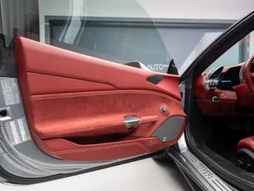 Ferrari 488 GTB LIFT JBL Camera Daytona Seats