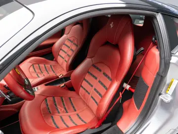 Ferrari 488 GTB LIFT JBL Camera Daytona Seats