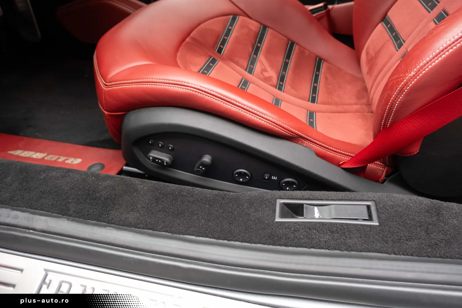Ferrari 488 GTB LIFT JBL Camera Daytona Seats