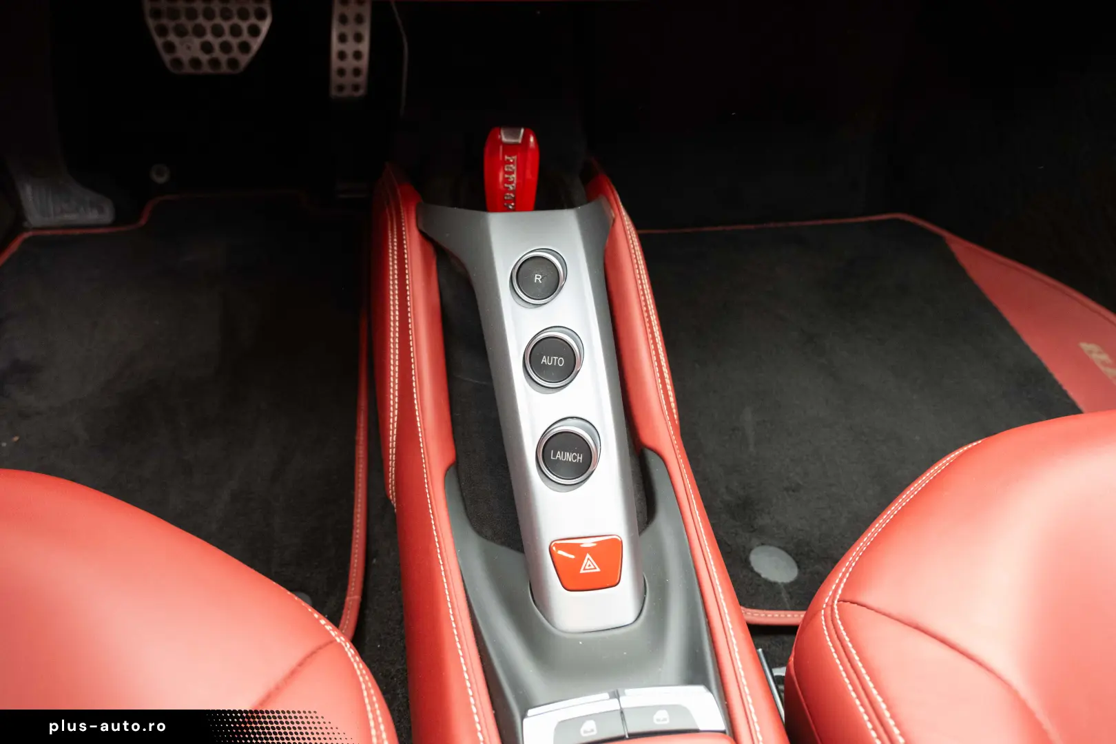 Ferrari 488 GTB LIFT JBL Camera Daytona Seats
