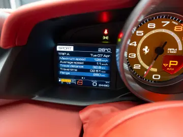 Ferrari 488 GTB LIFT JBL Camera Daytona Seats