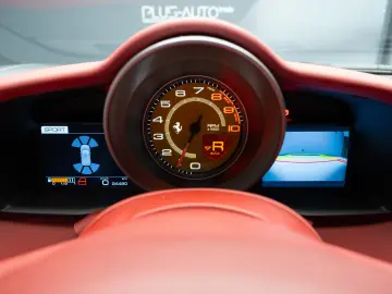Ferrari 488 GTB LIFT JBL Camera Daytona Seats