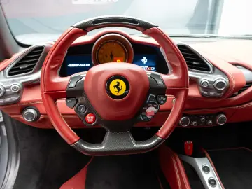 Ferrari 488 GTB LIFT JBL Camera Daytona Seats