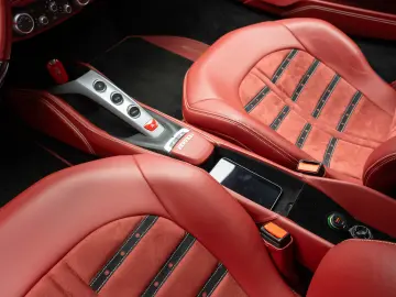 Ferrari 488 GTB LIFT JBL Camera Daytona Seats