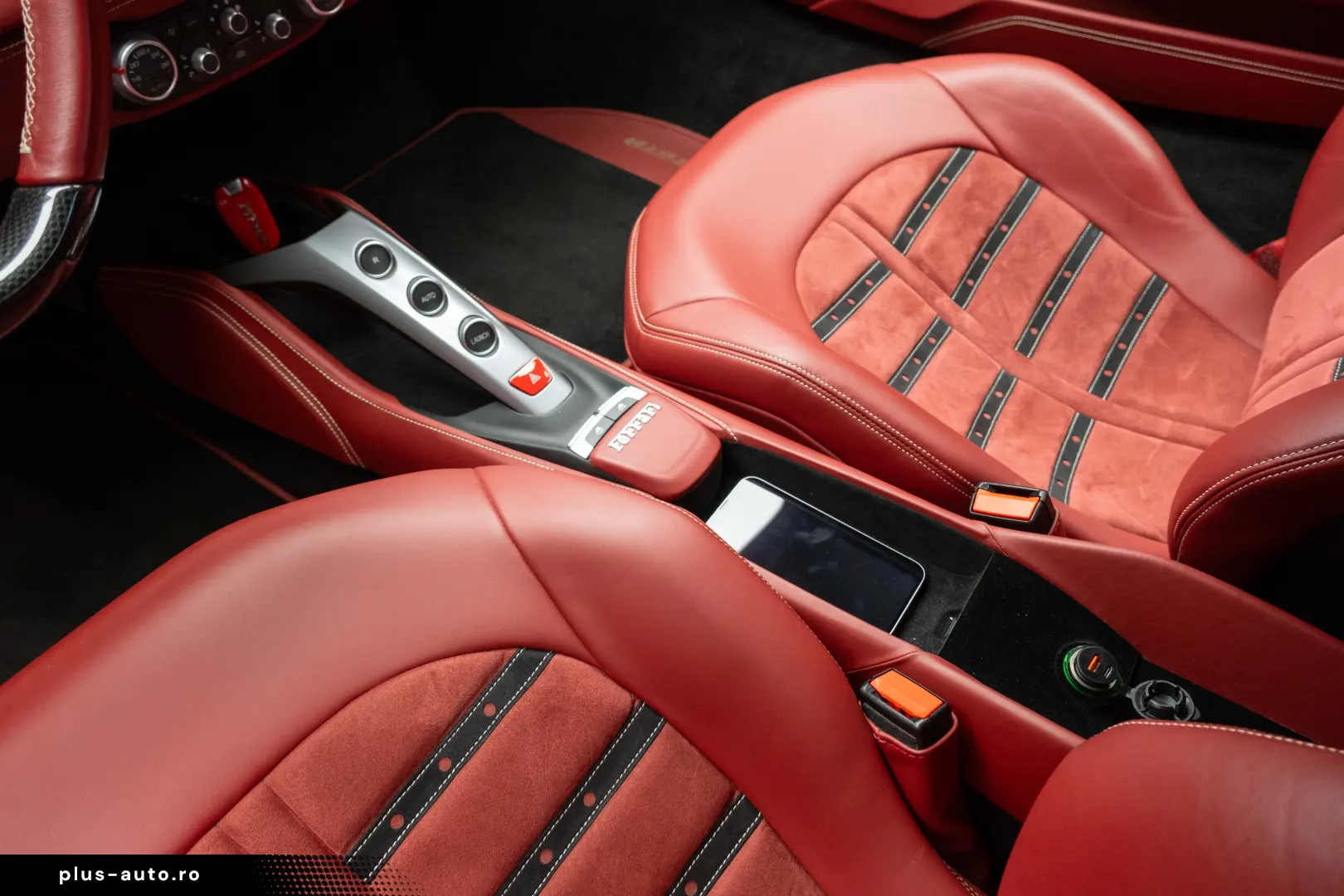 Ferrari 488 GTB LIFT JBL Camera Daytona Seats
