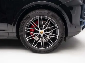 Porsche Cayenne S E-Hybrid Facelift   Bose   TV  Garantie