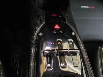 Ferrari 296 GTB Giallo Daytona Kamr