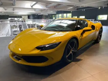 Ferrari 296 GTB Giallo Daytona Kamr