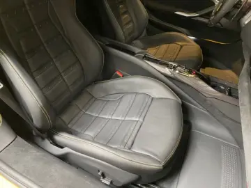 Ferrari 296 GTB Giallo Daytona Kamr