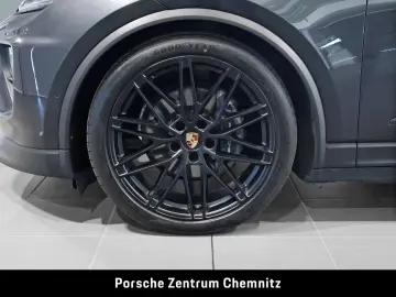 PORSCHE Macan 4 Electric