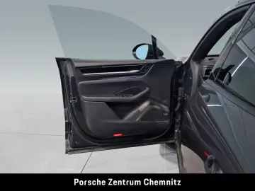 PORSCHE Macan 4 Electric