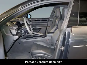 PORSCHE Macan 4 Electric