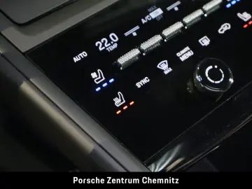 PORSCHE Macan 4 Electric