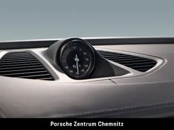 PORSCHE Macan 4 Electric