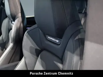 PORSCHE Macan 4 Electric