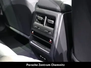 PORSCHE Macan 4 Electric